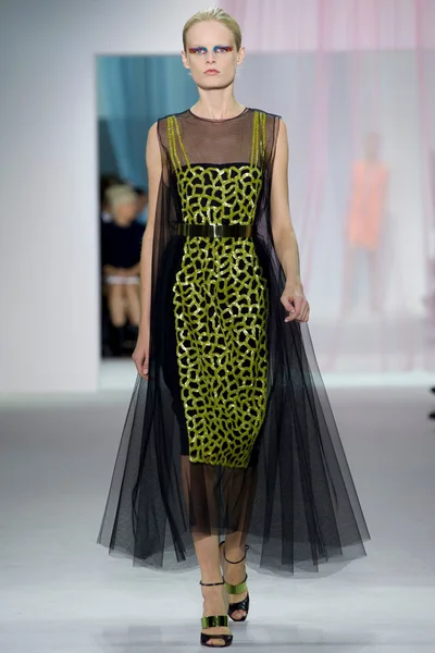 Look 28